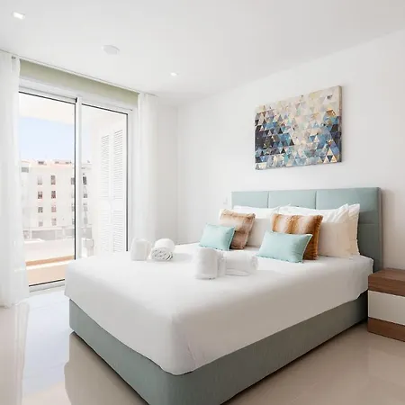 The Hummingbird * Lagos